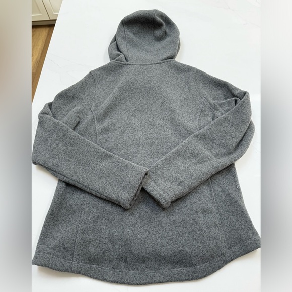 Like New North Face Women’s Sweatshirt Size Small - Picture 2 of 5